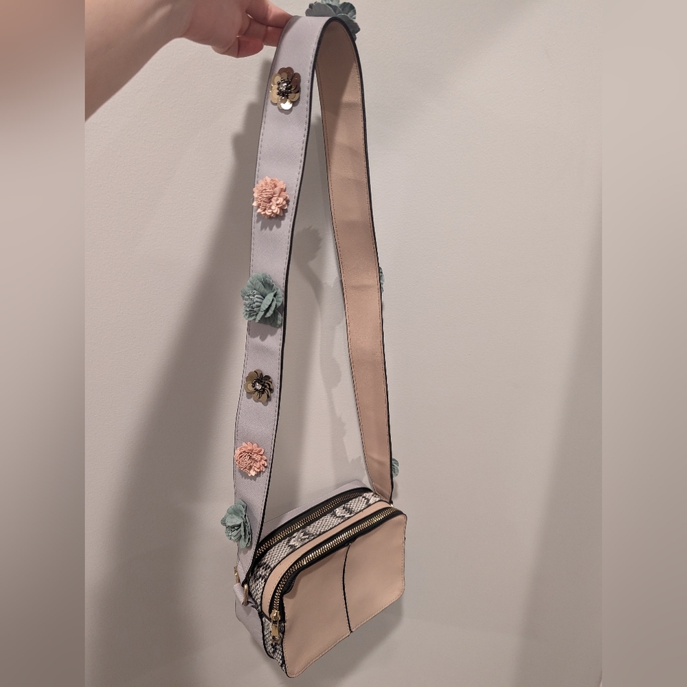 Shoulder Bag w/ Floral Applique